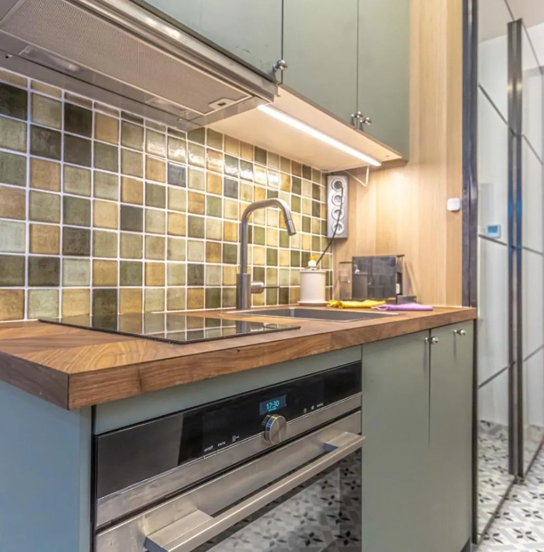 Ledion Paris 14 Apartment 0*,